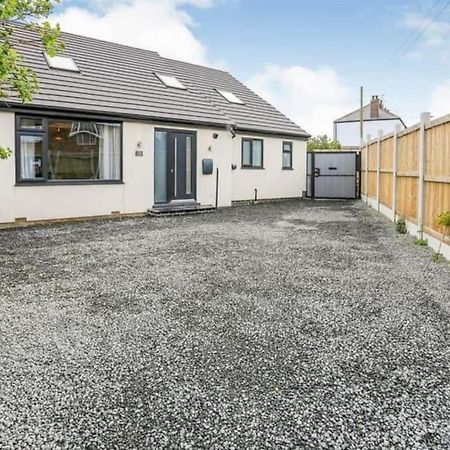 Modern Harrogate House Sleeps 10, Cinema Room & Hot Tub Exterior foto
