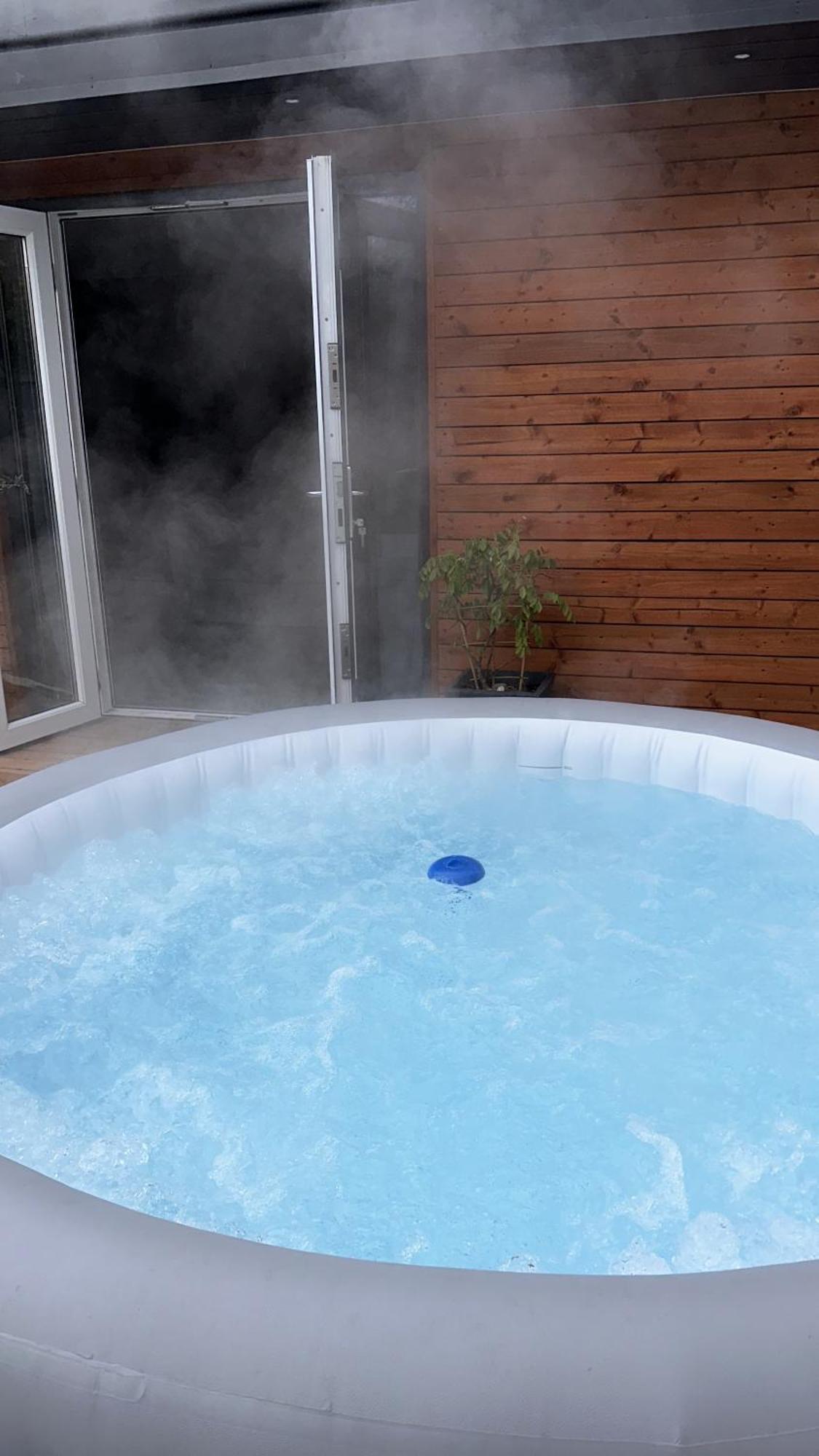 Modern Harrogate House Sleeps 10, Cinema Room & Hot Tub Exterior foto